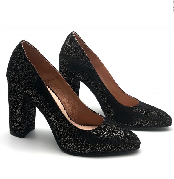 Pantofi cu toc gros din piele naturala intoarsa neagra cu buline aurii