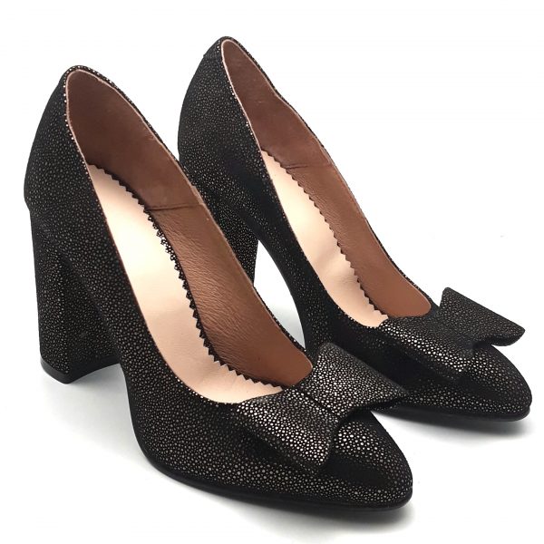 Pantofi cu fundita si toc gros din piele naturala intoarsa neagra cu buline aurii - imagine 2