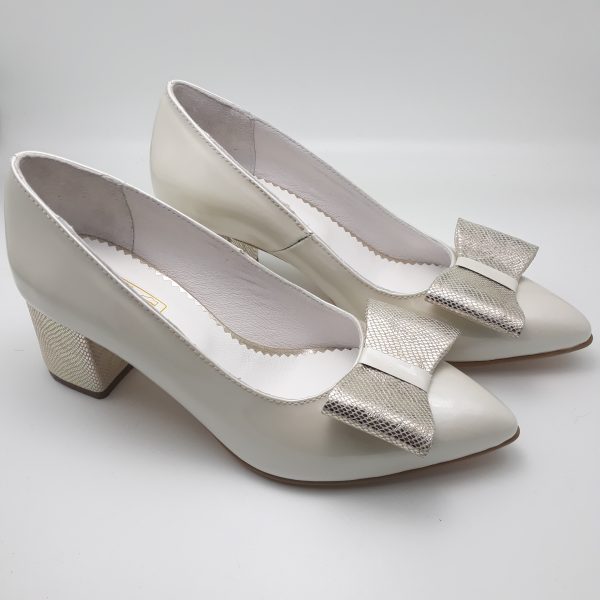 Pantofi dama din piele naturala lacuita crem cu fundita - imagine 3